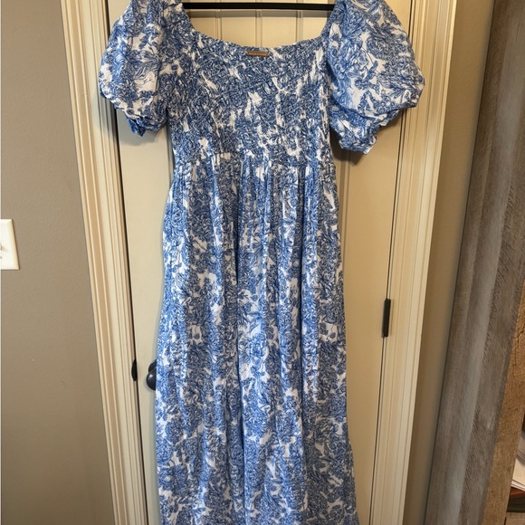 Simply Southern Blue and White Floral Smocked Dress XL - Picture 4 of 6